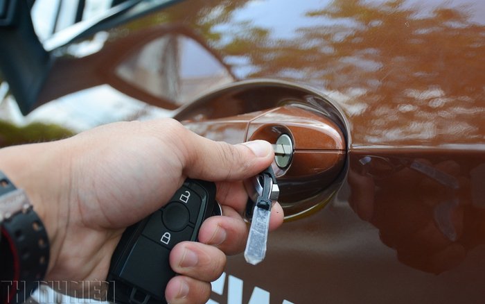 Ảnh minh họa Cách Khóa Cửa Xe Ô Tô - Hình 1