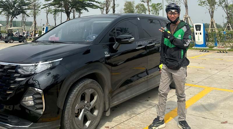 Hình ảnh ghi nhận tình huống quên chìa trong xe ô tô. Hình minh họa an toàn, không bao gồm thao tác mở khóa.