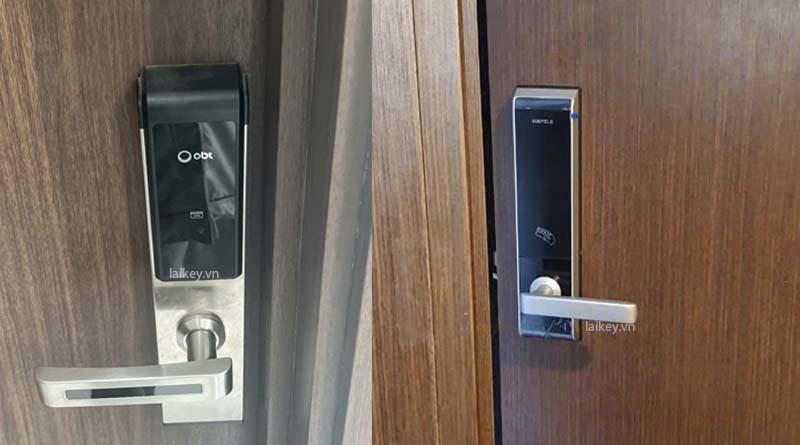 Hình ảnh minh họa kiểm tra bề mặt cảm biến của khóa điện tử trong quá trình đánh giá tình trạng